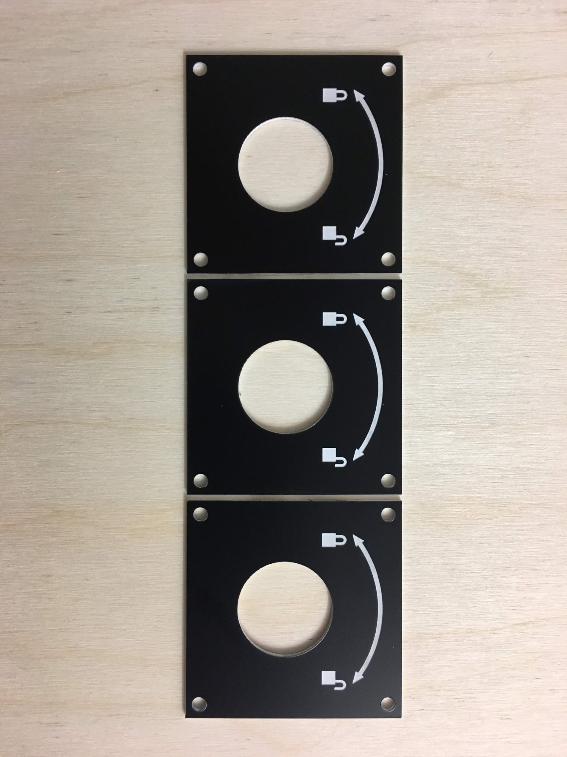 gravirovani-plast-14