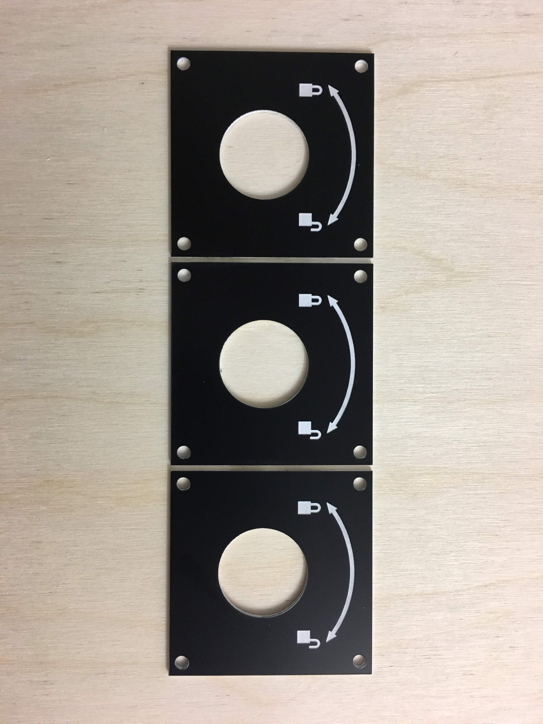 gravirovani-plast-15