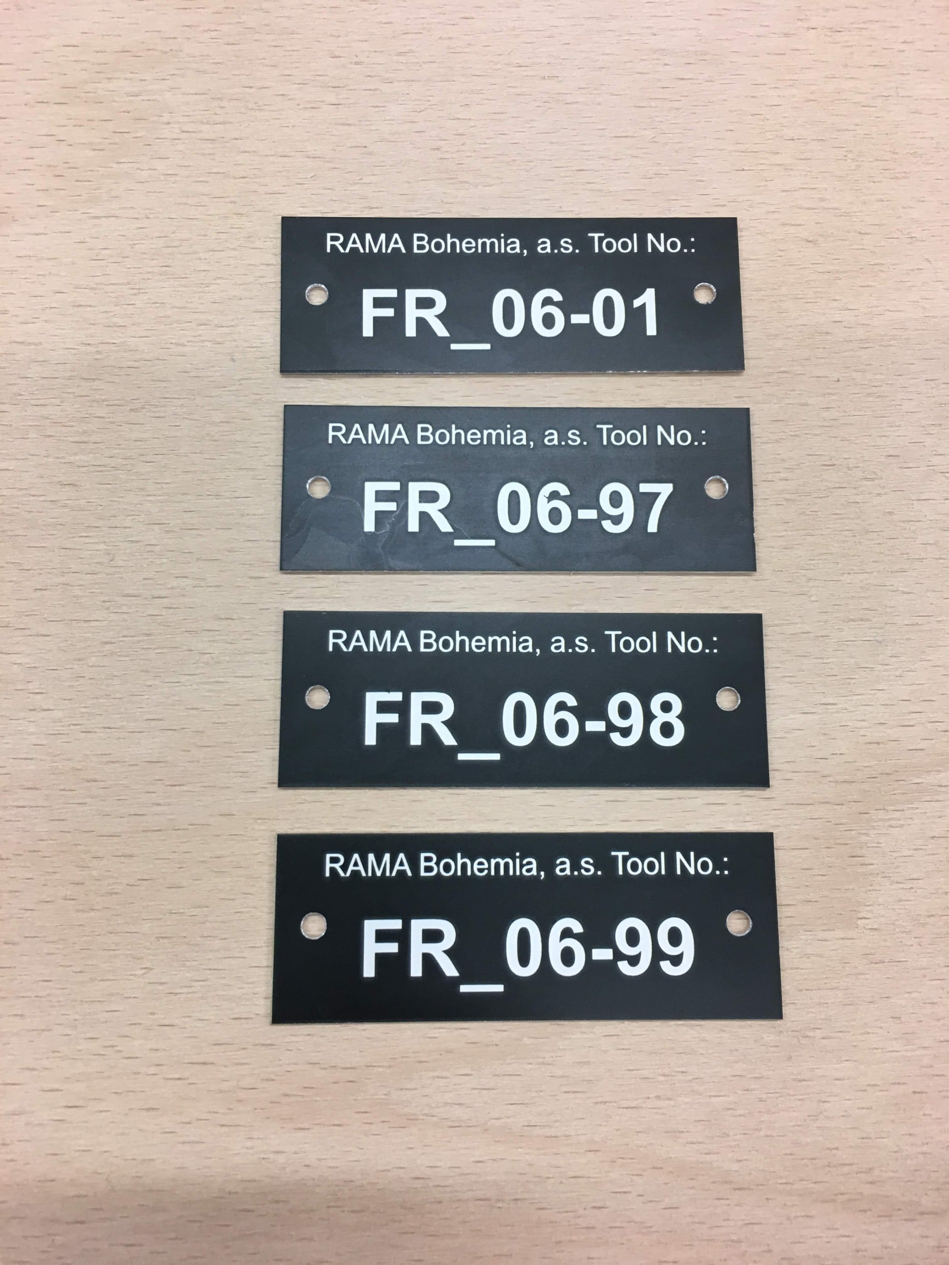 gravirovani-plast-25